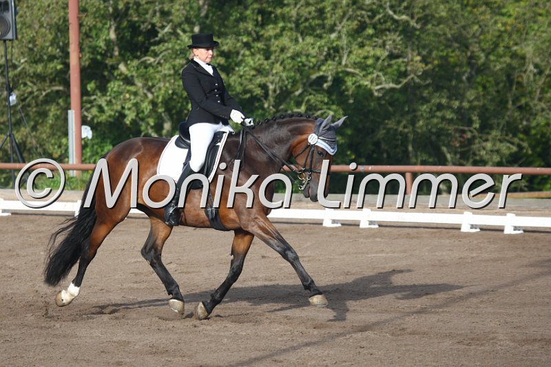 009M1361_Rika_Dressur M.JPG